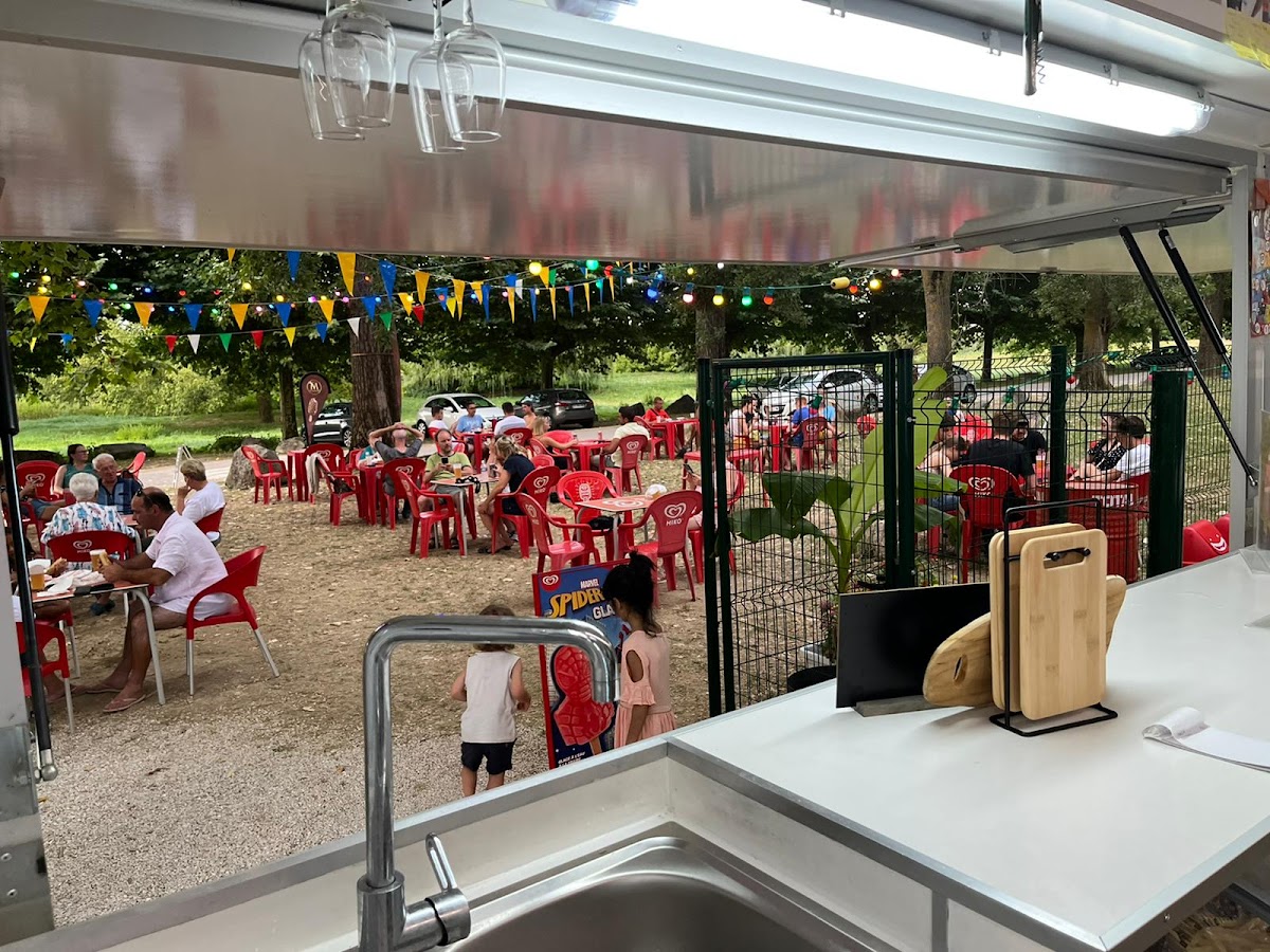 Guinguette La Plage - Petite Restauration Et Location De Kayaks
